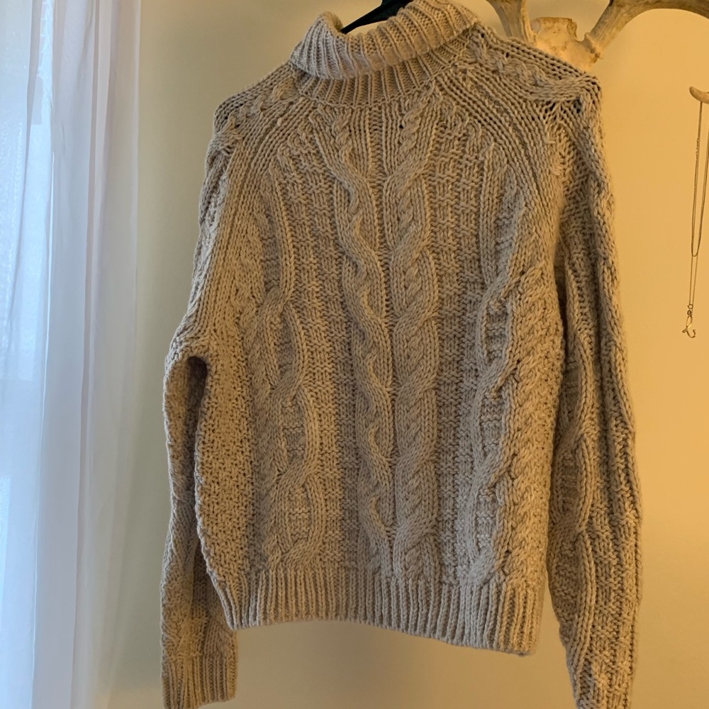 HM Sweater.